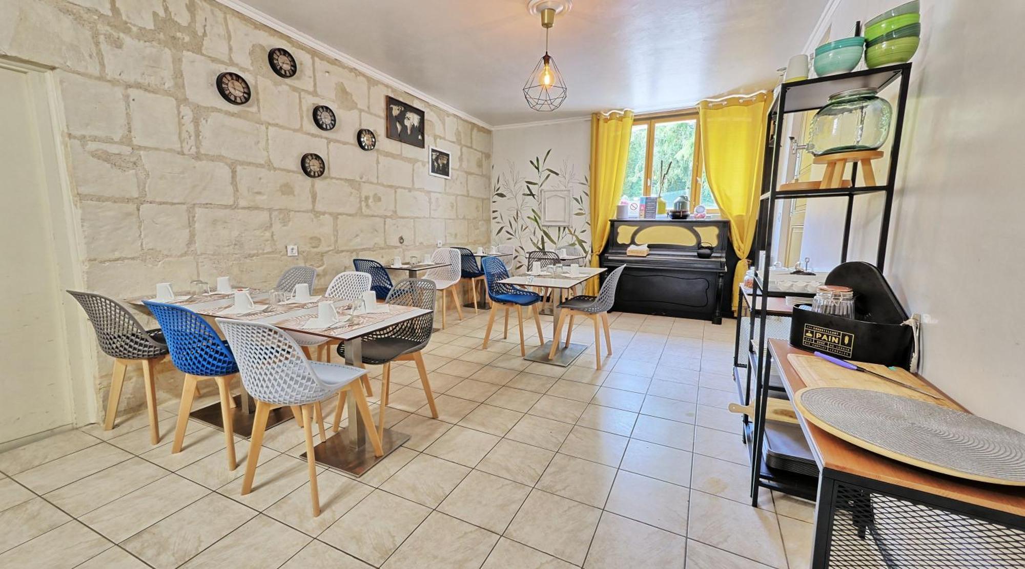 Hotel A 2 Pas D Azay Neuil Exterior foto