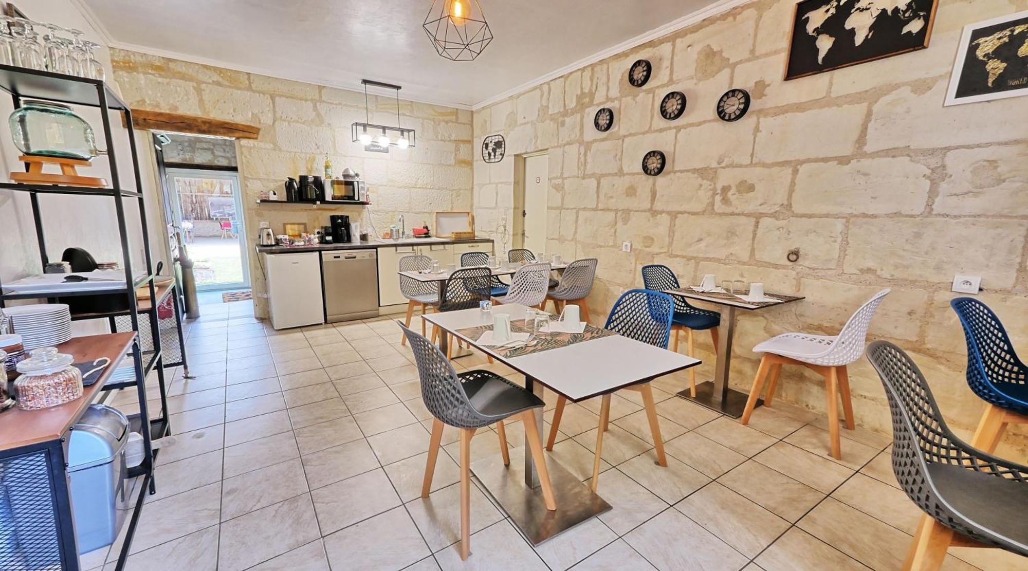 Hotel A 2 Pas D Azay Neuil Exterior foto